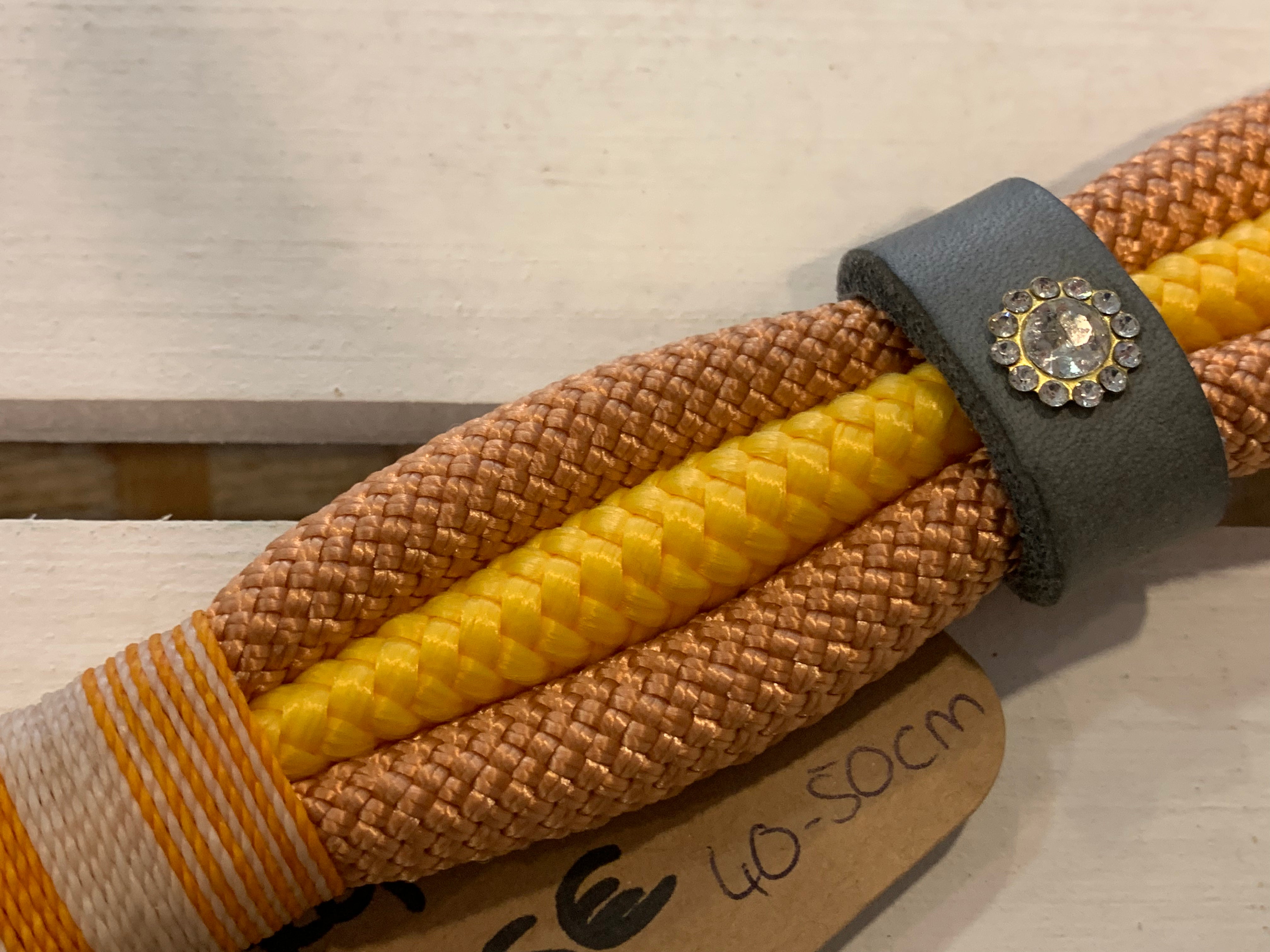 Bajella Handmade Halsband I futterhütte Leipzig 